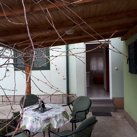 Seaside Apartment For 2 P Trogir Exterior foto