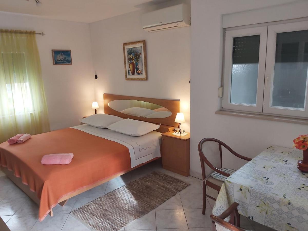 Seaside Apartment For 2 P Trogir Exterior foto